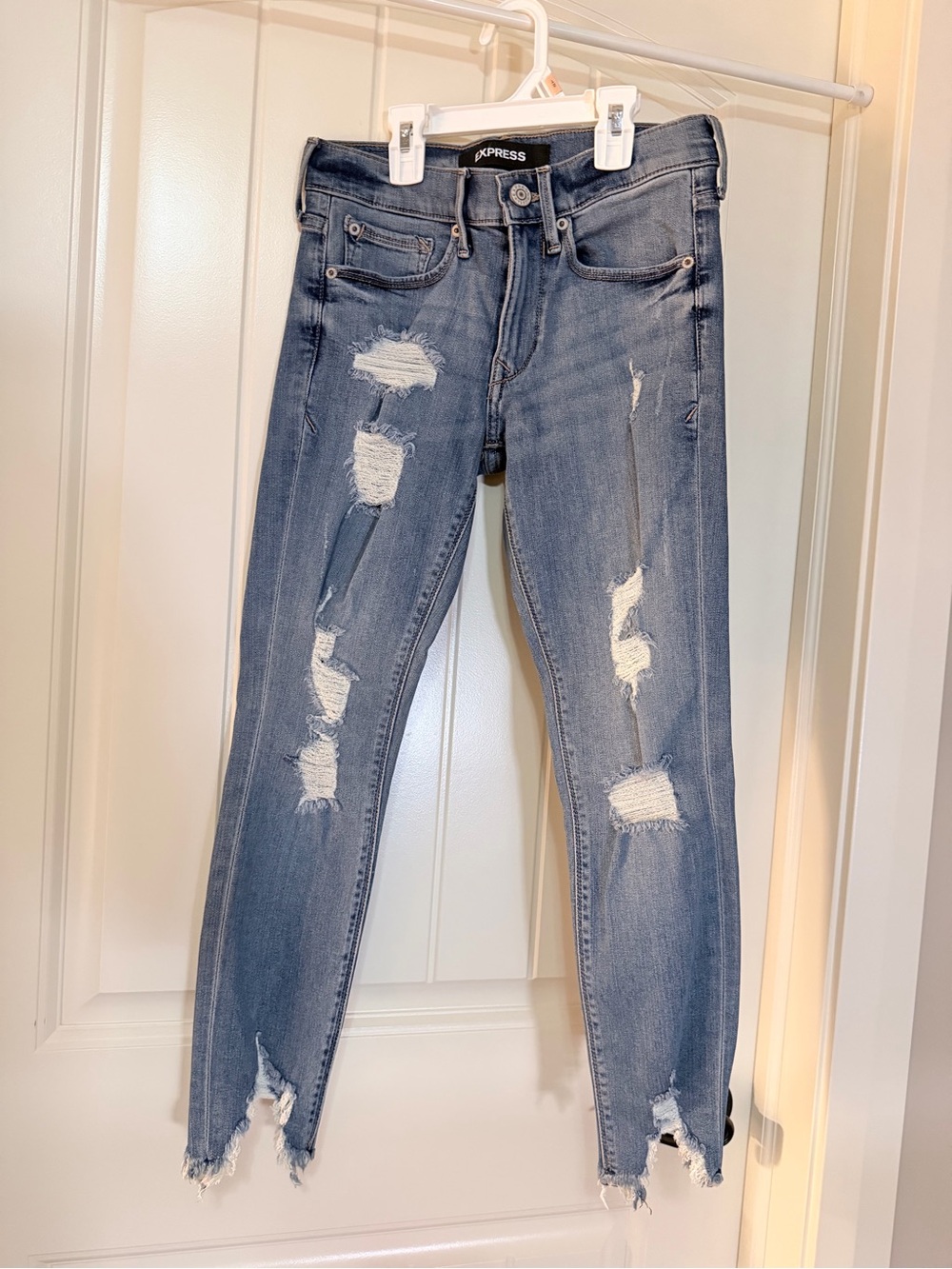 Express Women's Distressed Skinny Jeans midrise